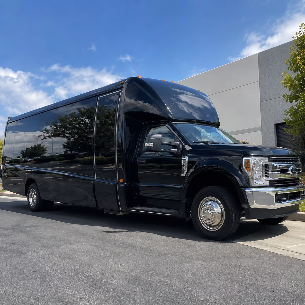 minibus rentals for smaller prom groups around modesto